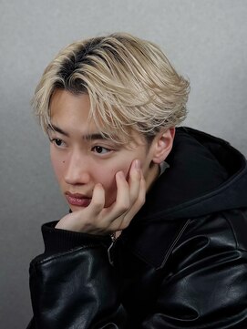 スラッシュ(SLASH) フェザーショート/ニュアンスパーマ/センターパート/姫路