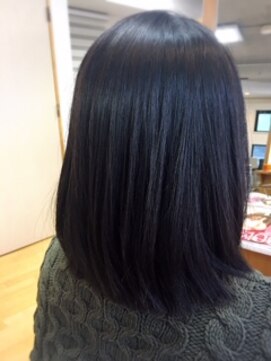 エモーション ミディアムボブ