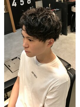 フランクスバーバー アンド ビアークラブ(FRANK'S BARBER and BEER CLUB) ソフトツーブロックショートレイヤーマッシュくせ毛風パーマ