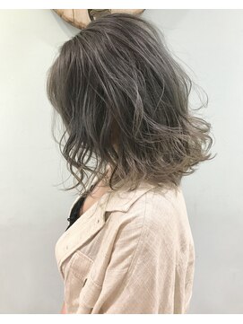 ヘアーメイクオズ(hair make O/S) 《kaito》ケアブリーチで作る! フォギーベージュ
