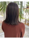 切りっぱなし　ミディアムボブ