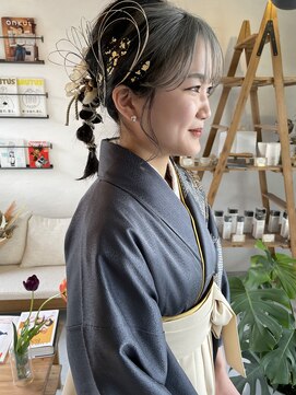 レオ(LEO.) ぽこぽこ袴ヘア