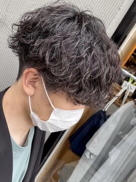 ウェイビーエフティフィフス 横浜西口(WAVEY ft.fifth) 波巻きスパイラルパーマメンズマッシュツーブロックメンズパーマ