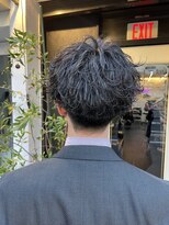 ヘアーシグネチャー(Hair Signature) スーツツーブロックマッシュ束感モテる黒髪ツイスパ流行