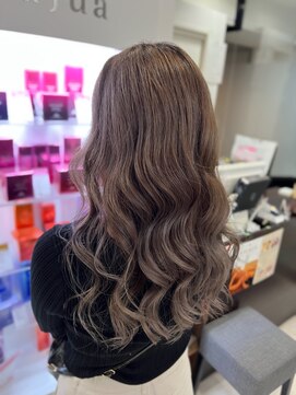 アイズ 本厚木(AIZU) ミルクティーグレージュ