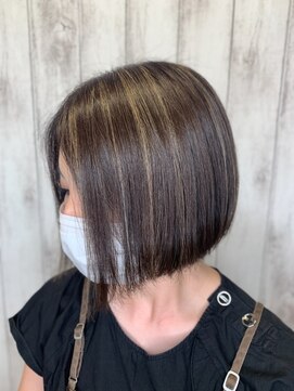 アイズ 本厚木(AIZU) 白髪ぼかしハイライト　ボブ