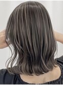 デザインカラーレイヤーカットウェットヘアオリーブベージュ白髪