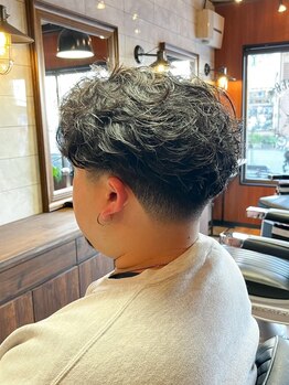 ジョイボックス 東三国店(JOYBOX)の写真/ビジネスマンでも可能なパーマをご提案！清潔感がありつつ、お洒落さも取り入れた好印象スタイルに☆