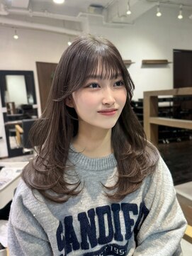 ビューネオ(VIEW NEO) アッシュベージュ/顔まわり/似合わせ/レイヤーカット/谷町四丁目