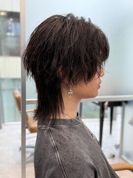 ジーナ 天神(Zina) 中性ウルフ/ツイストスパイラルパーマ