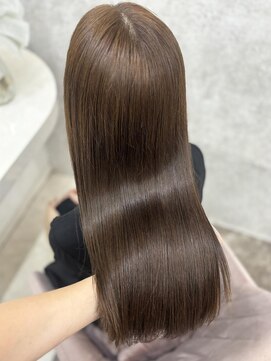 ラビス(Lovis) ミディアム/暗めカラー/デザインカラー/フェイスフレーミング