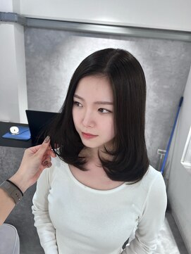 ジゼル 梅田(GiseL) 暗髪ミディアムレイヤー