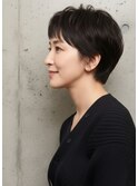 大人ショート　黒髪　オン眉