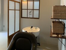 畔にの雰囲気(フルフラットなシャンプー台でヘッドスパもゆっくり施術可能♪)