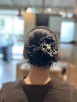 クーレ ビオトープ(+ CURE biotope)&nbsp;タイトカチモリシニヨンの結婚式アレンジ