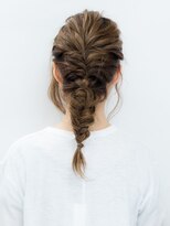 二次会パーティルーズ編み込みヘアアレンジ