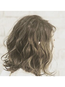 ビューティーサロン タカ(TAKA) ダメージレスカラー　　(20代～40代）