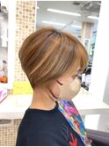 骨格に合わせたショートヘア　グラデーションボブ