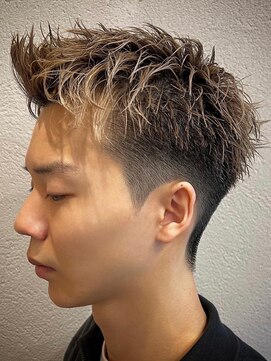 ビンゴ(BINGO) ba257ニュアンスカラー短髪刈り上げウルフ束感バーバースタイル