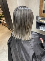 サニー 渋谷(SUNNY)&nbsp;バレイヤージュ、ハイライト、レイヤーロング、グレーベージュ