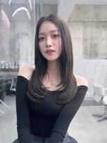 フィヴェント(Fivent)&nbsp;さりげないレイヤーカットが取り入れやすい★骨格診断イメチェン