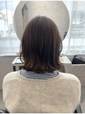 大人グレージュ×外はねミディボブ