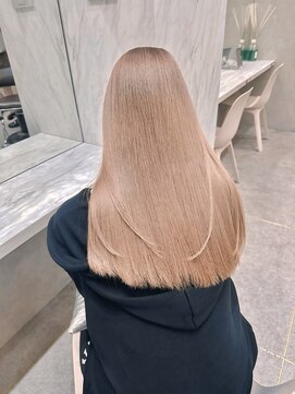 ロンド レア 天神大名店(Lond Le’a) ホワイトブロンド/イメチェンヘアスタイル/ミルクティーカラー