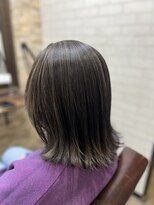 ハサミバイアトリエナガノ 千葉(8sami by atelier nagano)&nbsp;ショートボブ/センターパート/ツヤ髪/グラデーション/イヤリング