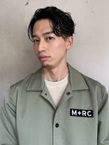 ランプ 代官山(the lamp)&nbsp;ニュアンスパーマサイドパートフェザーパーマ黒髪センターパート