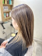 ヘアーアンドメイク ドレス(DRESS)&nbsp;シークレットハイライト＆イヤリングカラー