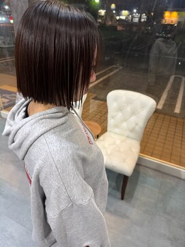 ウル(Uru) 切りっぱなしボブ