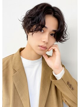 アース オーセンティック 関内店(EARTH Authentic) 韓国風マッシュメンズパーマセンターパートメンズカット暗髪