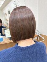 エラ(ELLA)&nbsp;抜け感ナチュラル切りっぱなしボブ