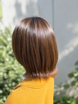 ルシードスタイル クリザンテーム 光をまとう、やわらかストレートボブ
