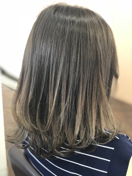 アリア トータルビューティー(Aria total beauty) 外国人風ハイライトグラデーション