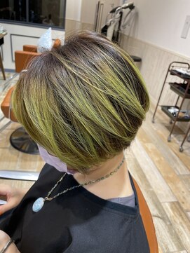 ネオリーブエム(Neolive em;) ブリーチ2回×ライトグリーン☆オシャレグラデーションカラー☆