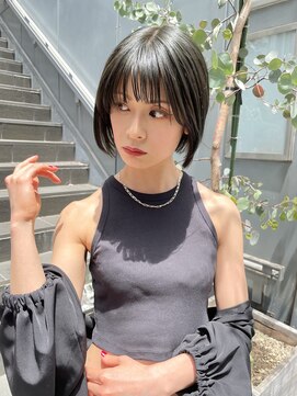 ヌード(NUDE) NUDE アッシュオリーブ ブリーチ無し 前下がりボブ ミニボブ