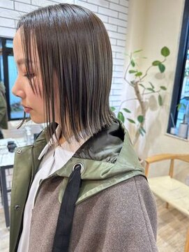 シフト(SHEEFT) 透明感アッシュオリーブ×ミディアム　こなれ感海外風カラー