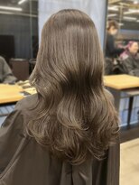 アリュウル 表参道 青山(Allure)&nbsp;学割U24＊赤みゼロオリーブベージュ＊レイヤーカット