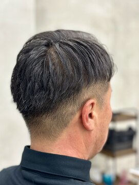 レヴィア(REVIA) メンズカットフェードスタイル刈り上げ