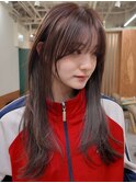 顔周りレイヤーカットくびれヘアミルクティーベージュカラー