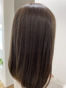 思わず触りたくなるようなナチュラルな艶髪を実現♪酸性ストレートもご用意しております◎