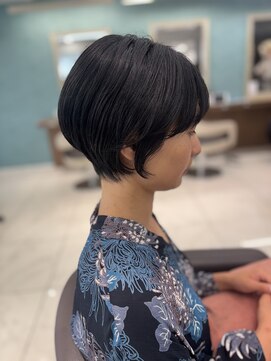 アッシュ 下北沢店(Ash) 前下がりショートヘア