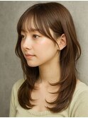 セミロング×韓国レイヤー｜透け感バングで小顔見えヘアUP