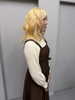 ヴァーディ オモテサンドウ(Vardy omotesando)&nbsp;blonde/金髪 抜きっぱなし ブリーチ ブロンド 表参道ブリーチ