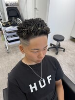 ルースト 南堀江店(ROOST)&nbsp;刈り上げセンターパート/波巻きツイストスパイラル/南堀江