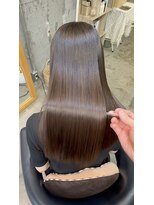 ララク(RARAQ)&nbsp;極艶美髪矯正｜髪質改善×縮毛矯正で叶える上質ストレート