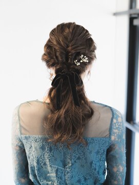 ヘアデザイン ステラ(hair design sTella) ☆ダウンゆる巻きのローポニースタイル☆