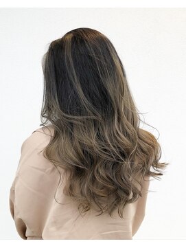 リトバイプティパ(Lit by petit-pas) バレイヤージュ!グレージュカラー☆