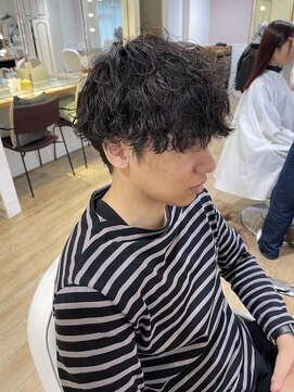 キャンバス バイ ネオリーブ 横浜西口(Canvas by neo.) 波巻きツイストスパイラルパーマツーブロック刈り上げマッシュ